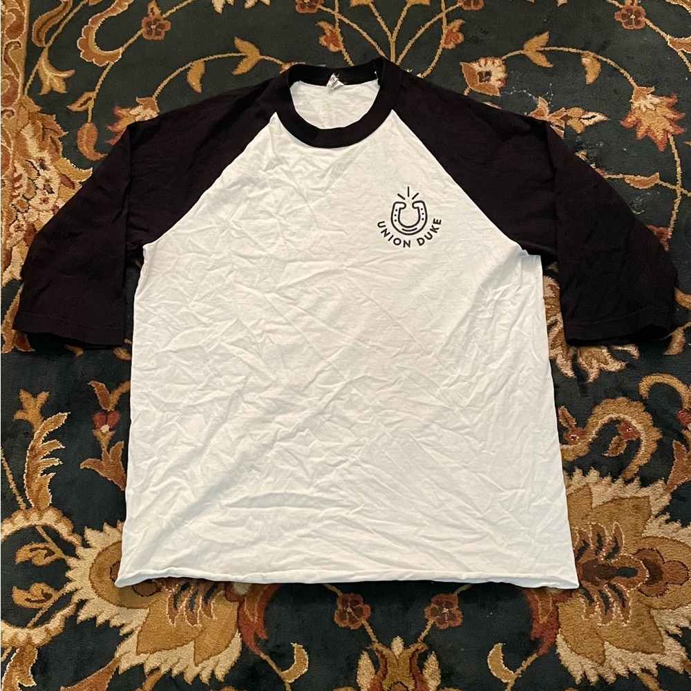 [2/$25] UNION DUKE HORSESHOE GRAPHIC WHITE BLACK HALF SLEEVE T-SHIRT SIZE LARGE